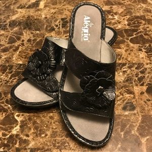 Algeria Black Flower Sandals